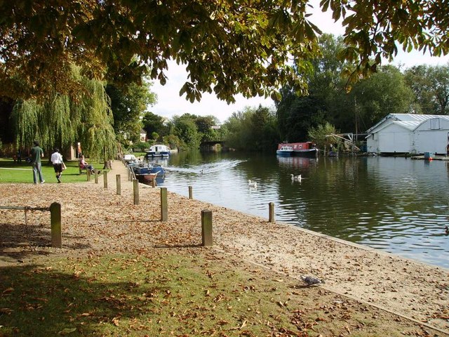The river Yare at Thorpe St Andrew. Photo © Helen Steed